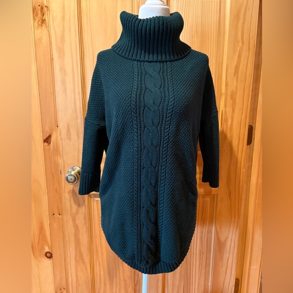 Express cable knit turtleneck sweater women’s size Small